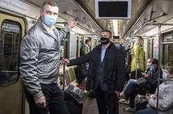  Виталий Кличко считает, что метро должно работать при условии соблюдения ограничительных мер 
 Фото: пресс служба мэра Киева 