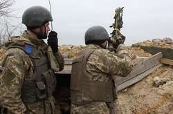  На неприцільний вогонь ворога українські військовослужбовці зброю у відповідь не застосовували , заявили у штабі Об’єднаних сил 