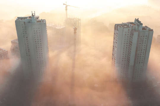 Київ залишається серед двадцяти міст світу з найбруднішим повітрям