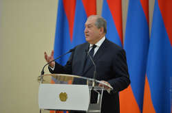 Президент Вірменії Армен Саркісян заявив про поразку в карабаській війні