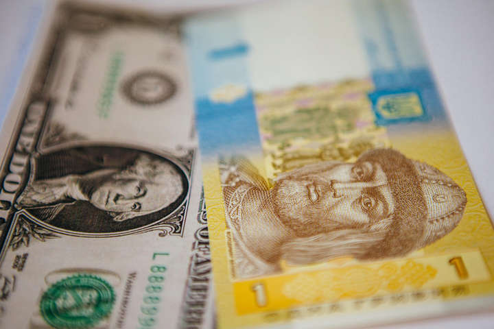 Гривня слабне, долар пішов вгору: курс валют на 30 листопада 