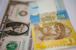 Гривня слабне, долар пішов вгору: курс валют на 30 листопада 