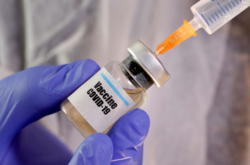  Перші дві вакцини проти коронавірусу будуть доступні в США ще до Різдва, оголосили у міністерстві охорони здоров'я країни 