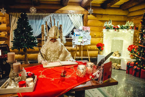 Окунитесь в новогоднюю магию: в Киеве открывается резиденция Святого Николая