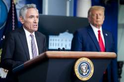  Скотт Атлас, який не вважається експертом з інфекційних захворювань, мав сумнівний авторитет серед фахівців  