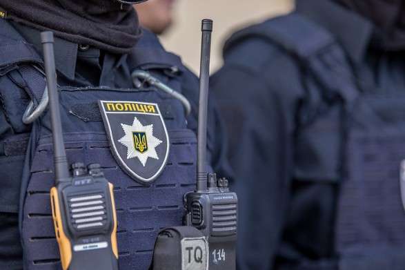 Нацгвардійці, вибухотехніки: поліція стягнула сили в урядовий квартал