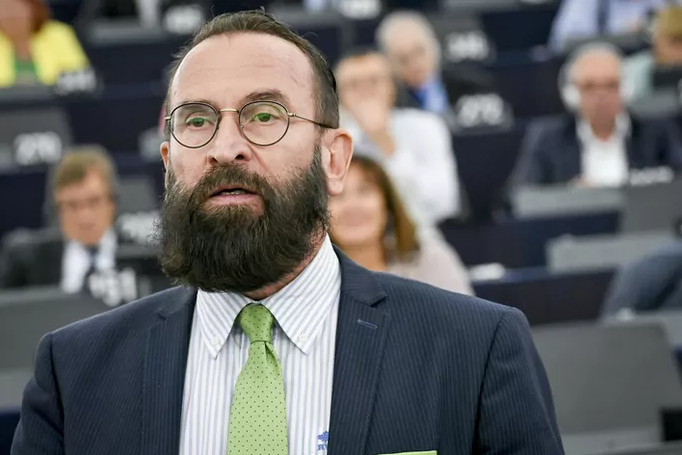 Угорський євродепутат подав у відставку після відвідування секс-вечірки в Брюсселі  – ЗМІ