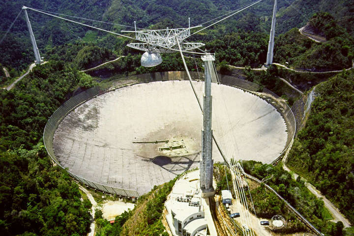 У Пуерто-Рико зруйнувався гігантський телескоп 