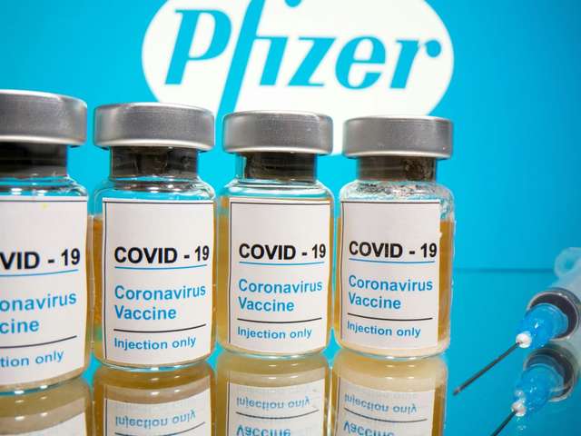 Британія першою в світі схвалила вакцину Pfizer та BioNTech