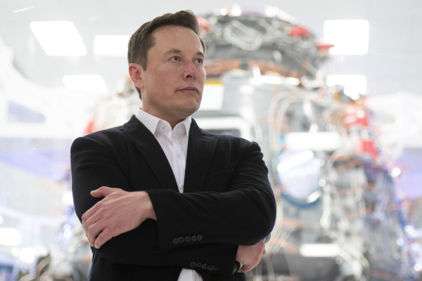 Ілон Маск планує купити виробника звичайних авто