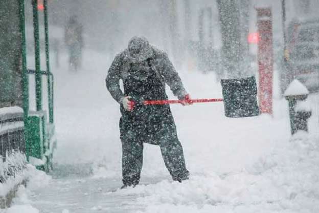 Частину України засипле снігом: де чекати погіршення погодних умов 