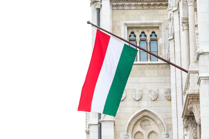 Посольство Угорщини: Депутати на Закарпатті співали не гімн, а угорську молитву