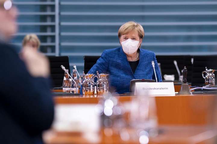 Влада Німеччини вирішила продовжити локдаун до 10 січня