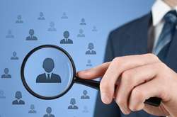 Украинцам сложно найти работу: что происходит на ярмарке вакансий