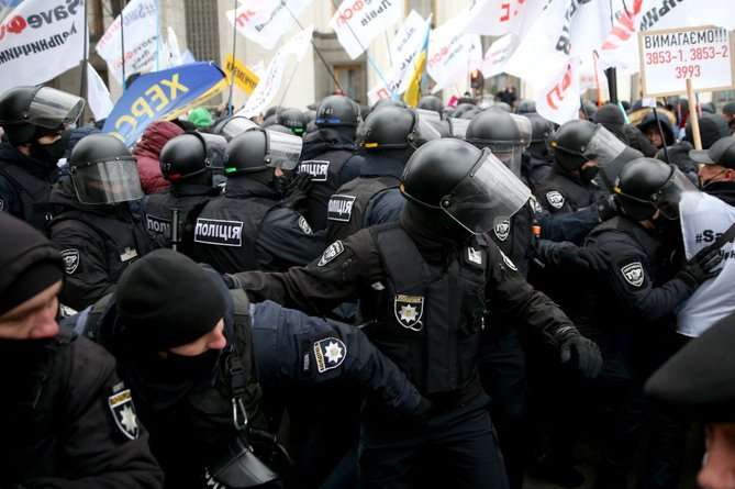 У поліції Києва зізналися, чи є у них на озброєнні водомети