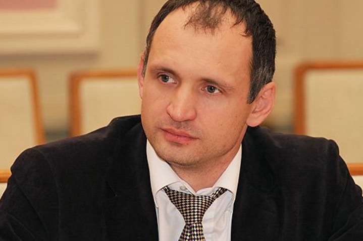 Порошенко вимагає негайно звільнити заступника керівника Офісу президента Татарова