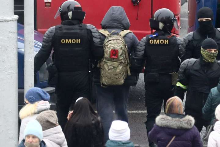 Розслідування: у придушенні протестів у Білорусі беруть участь ексберкутівці