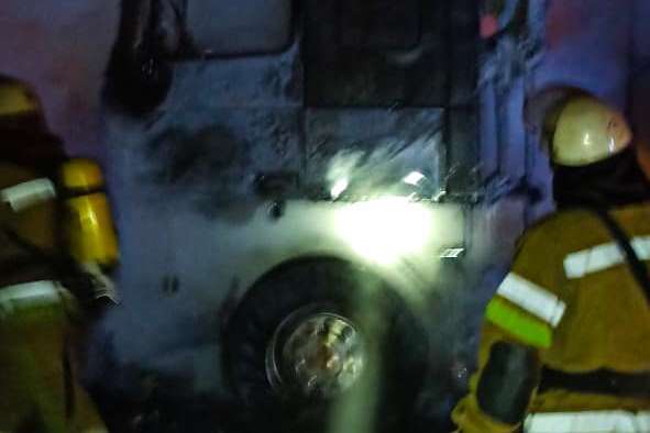 У Києві на ходу загорілася вантажівка (фото)