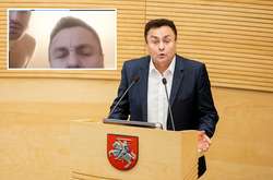 Литовський депутат, який виступав проти сексменшин, «засвітився» з оголеним чоловіком 