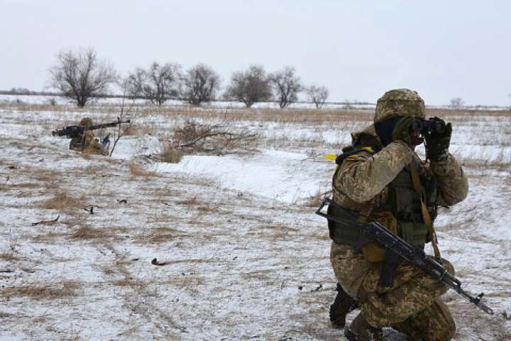 Доба на Донбасі: снайпер окупантів поранив українського бійця