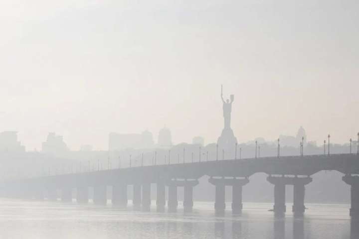 Новий антирекорд: Київ опинився на 11 місці серед найбрудніших мегаполісів світу