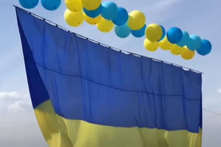 В кримському небі знову з’явився прапор України