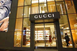 Gucci пожертвує півмільйона доларів на вакцинацію від Covid-19