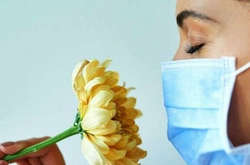 Потеря обоняния при Covid-19: биолог рассказала об опасности для мозга