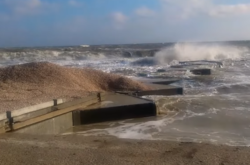 Потужний шторм в Азовському морі відрізав шлях до резиденції президента в заповіднику Бирючий острів