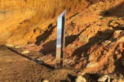  За словами місцевого жителя, конструкція, виявлена на острові Уайт, була близько 10 футів висотою 