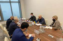  Гюндуз Мамедов (в центрі) провів зустріч з послом Ірану в Україні Манучехром Мораді 