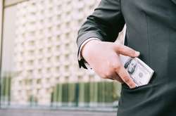 В Запорожье сотрудник ГБР сбежал от правоохранителей во время собственного задержания