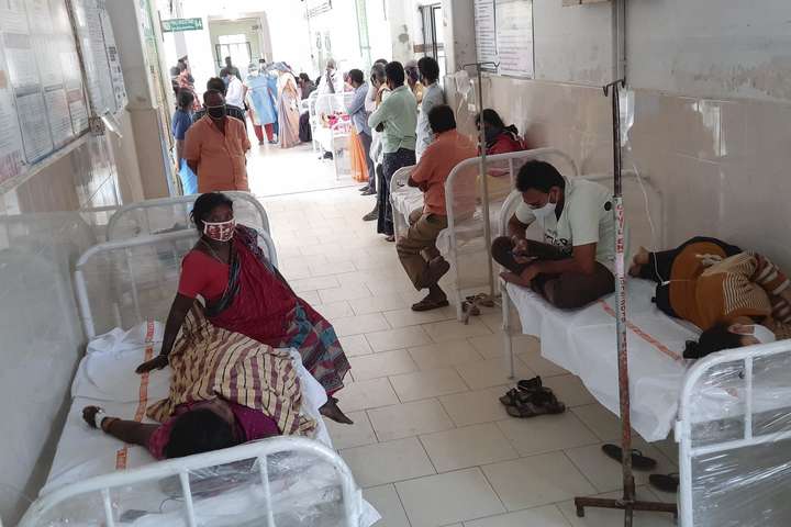 Спалах загадкової хвороби в Індії: кількість постраждалих перевищила 450 осіб