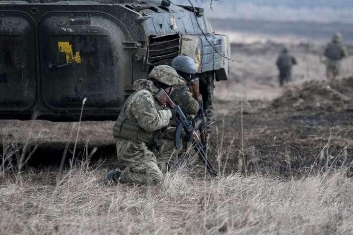 Доба на Донбасі: бойовики чотири рази зірвали режим тиші