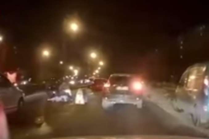 На Борщагівці під колеса автівки потрапив чоловік (відео)