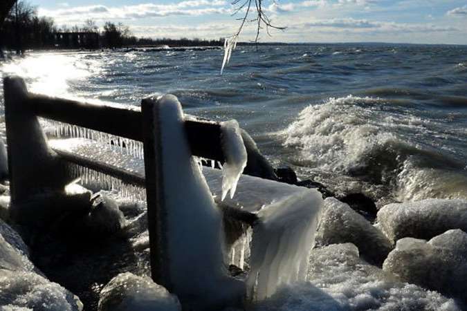 Мороз та сильний вітер: прогноз погоди в Україні на вівторок