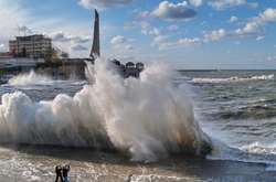 ГСЧС объявила штормовое предупреждение на Азовском море