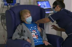 Маргарет Кінан: Не бійтеся вакцинуватися від коронавірусу