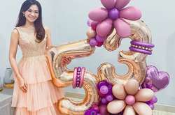 Этой бабушке никто не верит, сколько ей на самом деле лет. Она выглядит ровесницей своего сына