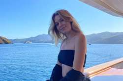  19-летняя дочь Веры Брежневой предстала в ультрамодном образе 
  