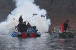 Актори в воді, перекинуті човни: оскароносний режисер знімає у Києві фільм (фото)