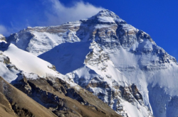Гора Еверест виявилася вищою, ніж вважалося. Китай і Непал уточнили висоту