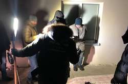 Под Киевом преступники открыли стрельбу по копам (видео)