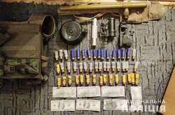 Поліція затримала військових, яких підозрюють у торгівлі зброєю з Донбасу 