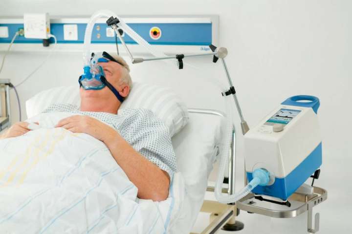 У «ковідних» лікарнях Київщини вже понад 1,8 тис. ліжок обладнані киснем