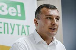 Согласно декларации Семинского за 2019 год, его жена Татьяна Бушай владеет 34% ООО «КСМ-Трейд»