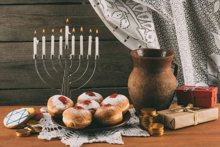 Еврейский «Праздник свечей»: значение и традиции Хануки