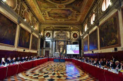 Конституційна криза: Венеціанська комісія надала роз’яснення