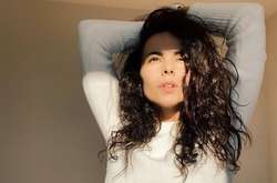  33-летняя певица Настя Каменских примерила откровенный латексный наряд 
  