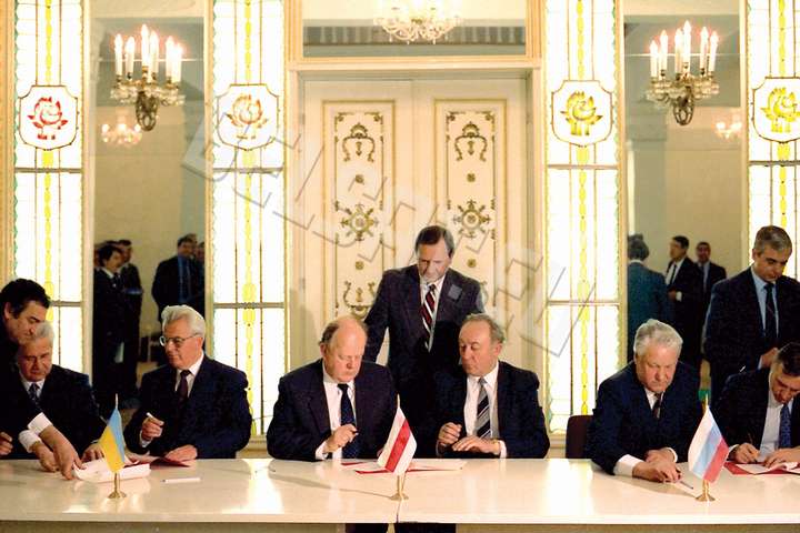 Подписание Беловежских соглашений: в 1991 году СССР оказался не нужен вообще никому